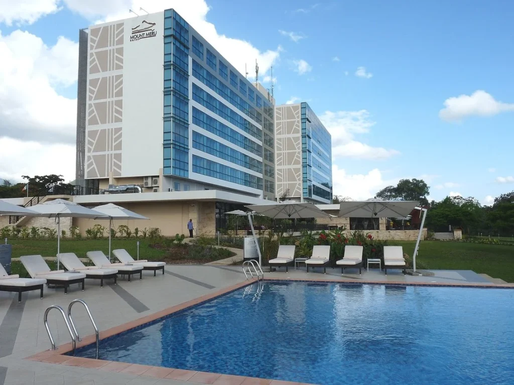 Mount Meru Hotel / Photograph 1